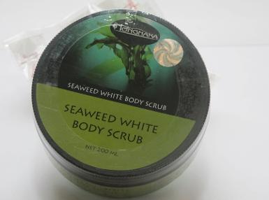 น้องนะคะ ซีวีค ไวท์ บอดี้ สครับ SEAWEED สีเขียว